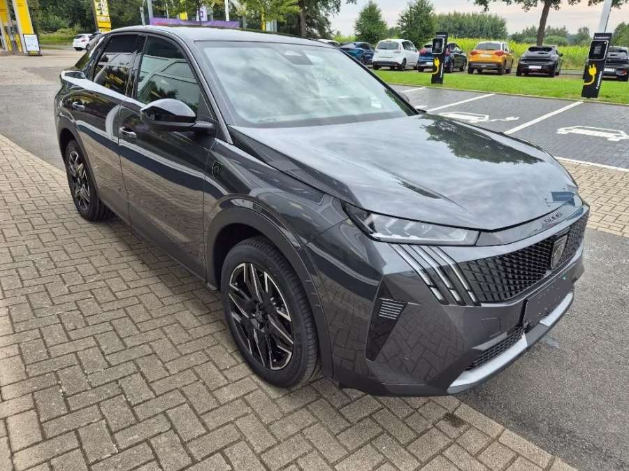 PEUGEOT 3008 GT+ 360 DRIVE ASSIST + GRIP + ATTELAGE